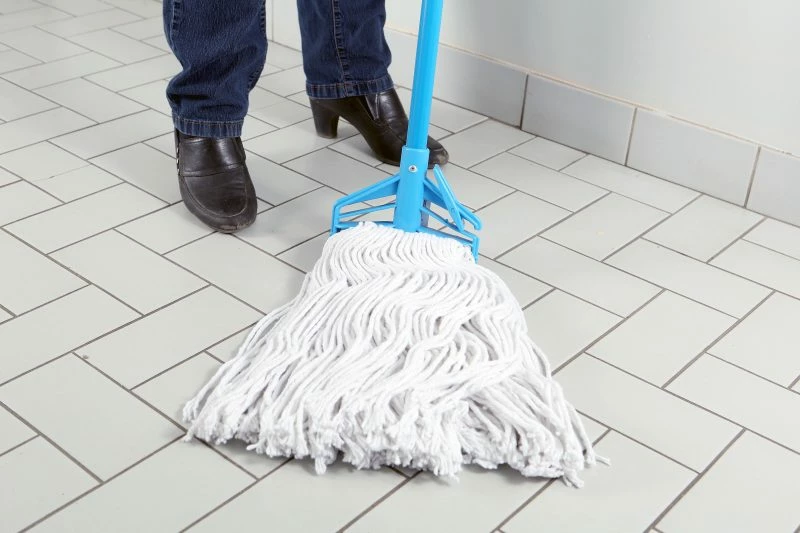 Globe Commercial Products Cleaning Tools Combo Mop Set - 20 Oz Synthetic Mop W/ 54" Metal Quick Release Handle 4 Globe Commercial Products Cleaning Tools Combo Mop Set - 20 Oz Synthetic Mop W/ 54" Metal Quick Release Handle