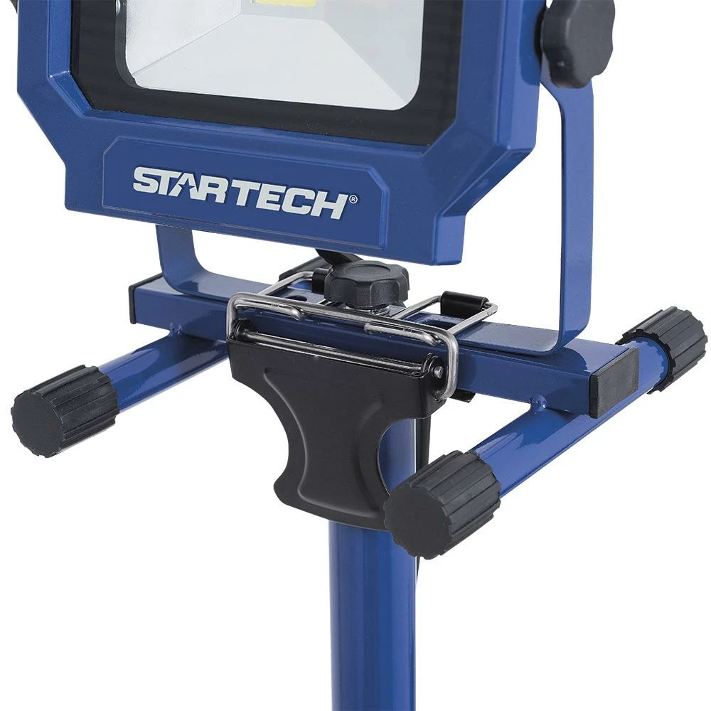 Startech Work Site Light With Heavy Duty Tripod | 2,000 Lumens 4 Startech Work Site Light With Heavy Duty Tripod | 2,000 Lumens