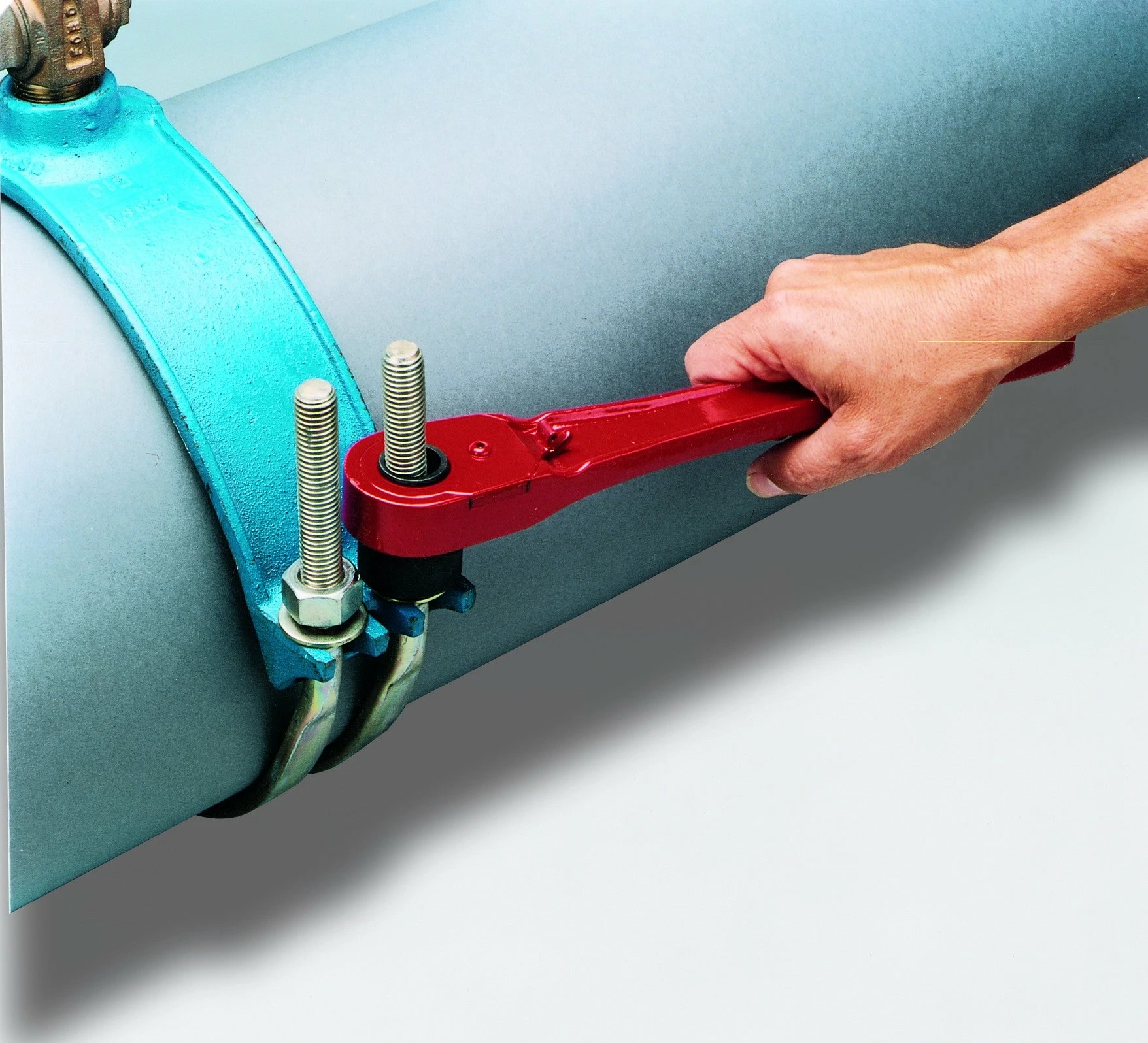 Reed L515 Thru-Bolt Utility Set | Handle And 7 Sockets 4 Reed L515 Thru-Bolt Utility Set | Handle And 7 Sockets