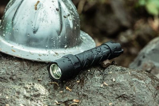 Coast Products Coast® POLYSTEEL® PS600 Pure Beam Focusing Flashlight - 710 Lumens - 247M Beam 4 Coast Products Coast® POLYSTEEL® PS600 Pure Beam Focusing Flashlight - 710 Lumens - 247M Beam